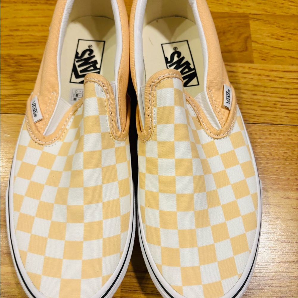 NWT- Vans Honey Peach Checkerboard Classic Slip-On- Women’s Size 8